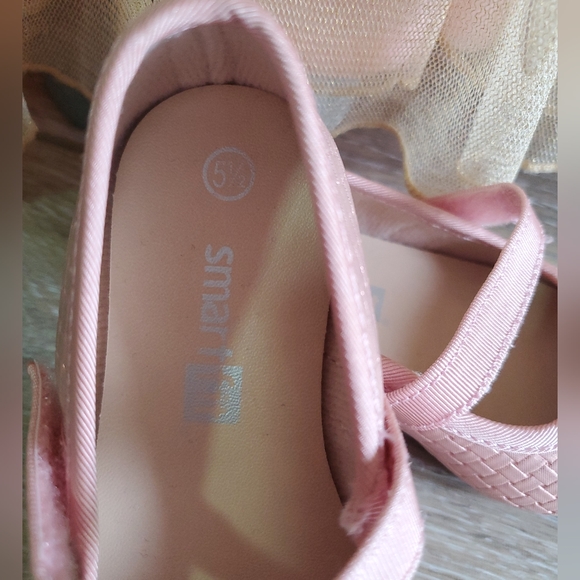 Baby's Smart fit light rose faux leather dress shoe Size 5 1/2 - Picture 4 of 8